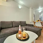 Con Piscina Centrico Apartman *