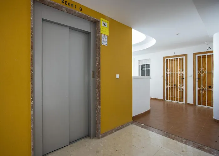 Con Piscina Centrico شقة تورّيفيِخا